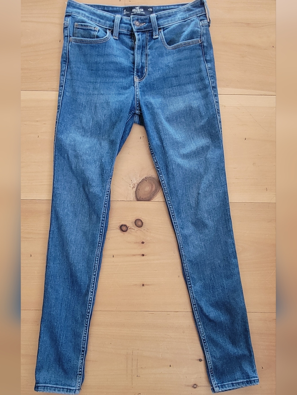 HOLLISTER HIGH-RISE SUPER SKINNY